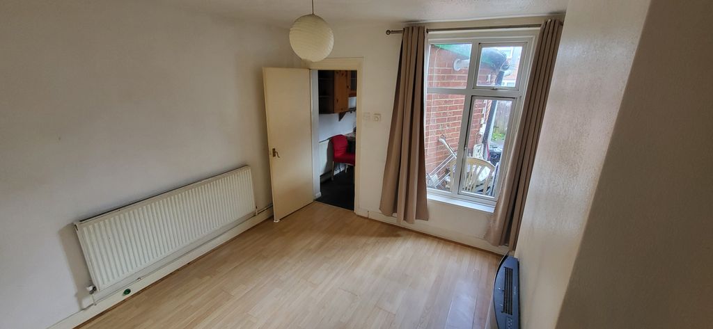 Property photo 3 of 6 Gallery