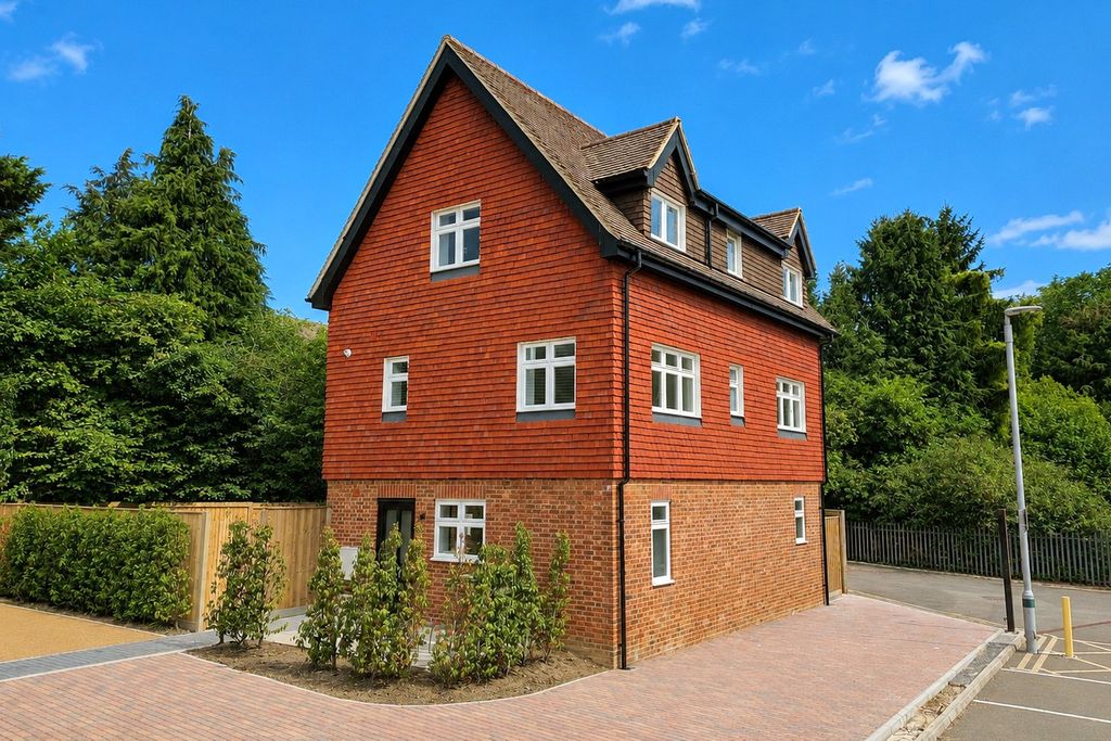 Property photo 1 of 13 External