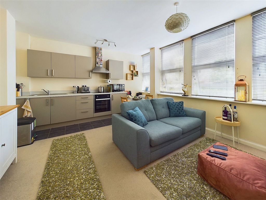 Property photo 1 of 11 1 - Image