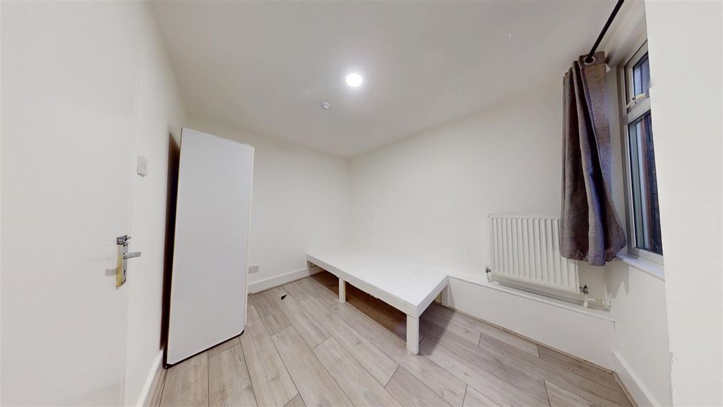 Property photo 2 of 6 01212026_144217.Jpg