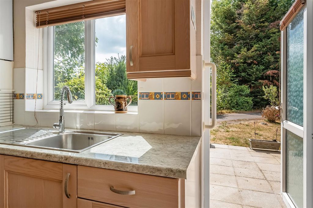 Property photo 3 of 13 10-Woodfield-Road-11.Jpg