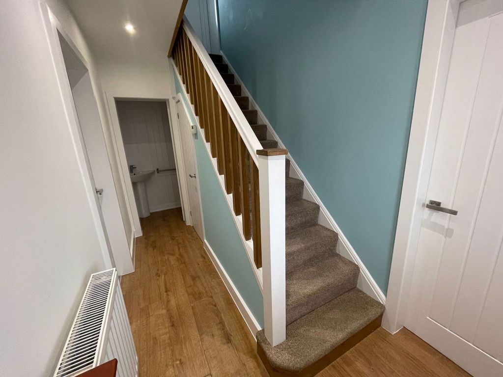 Property photo 2 of 28