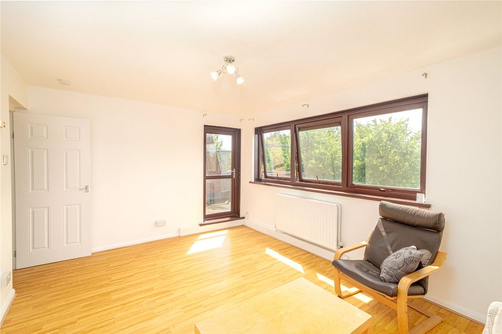 Property photo 2 of 7 Picture No. 05