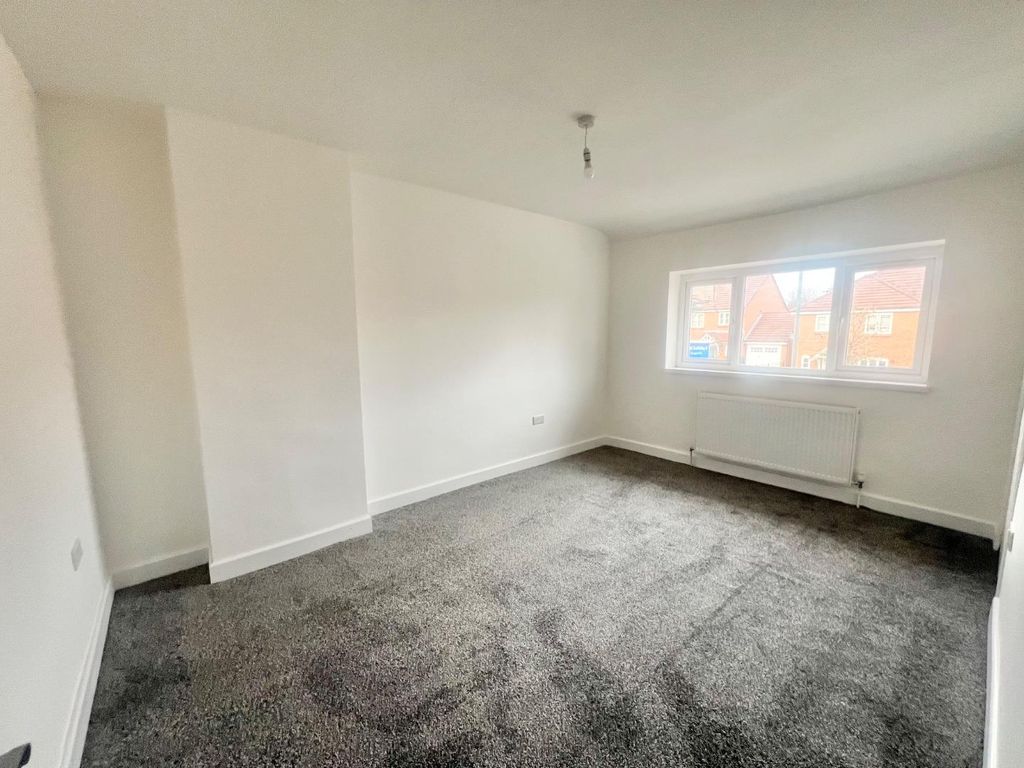 Property photo 2 of 7 Bedroom One