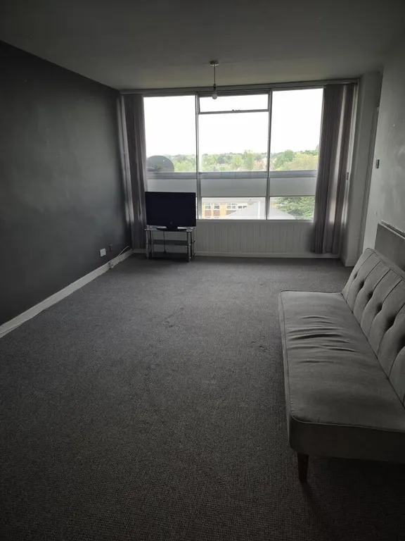 Apartment in Leicester, Stoneygate - More