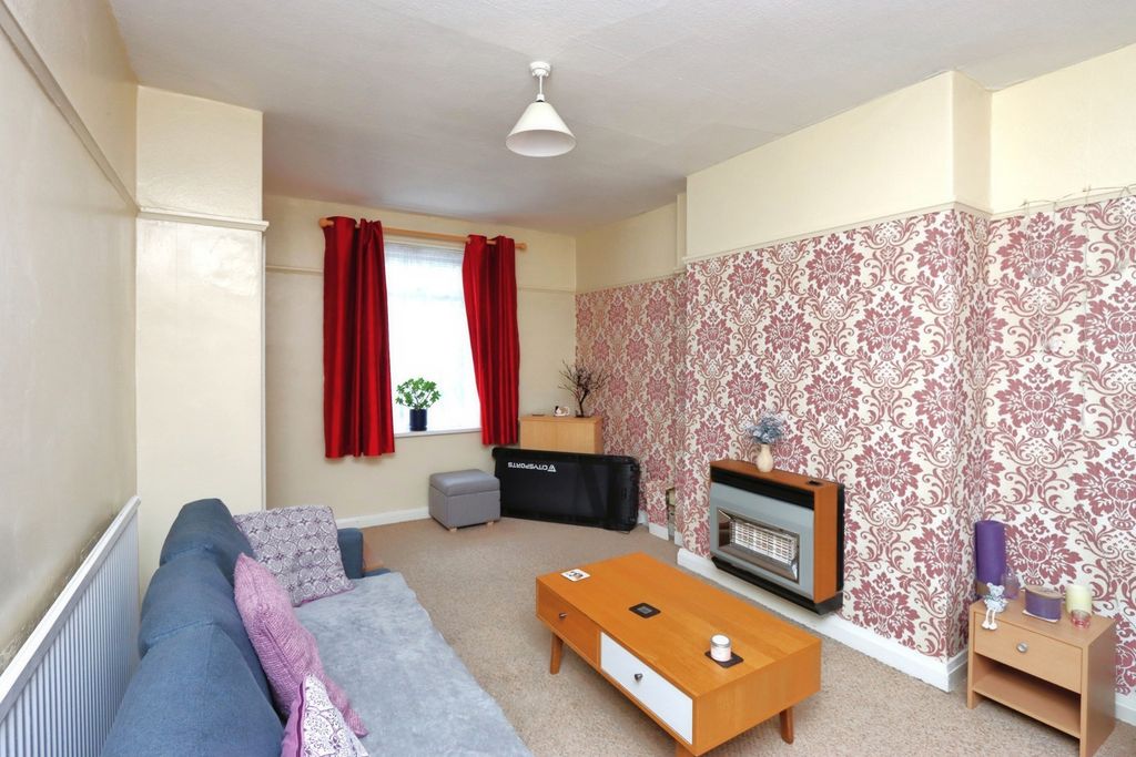 Property photo 3 of 17 Photo