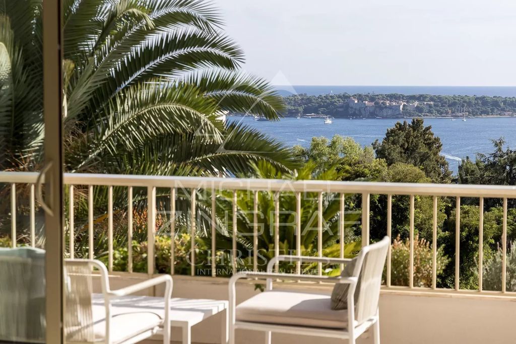 Property photo 1 of 30 Superb 4-Bedroom Apartment In Excellent Condition In A Small Prestigious Residence