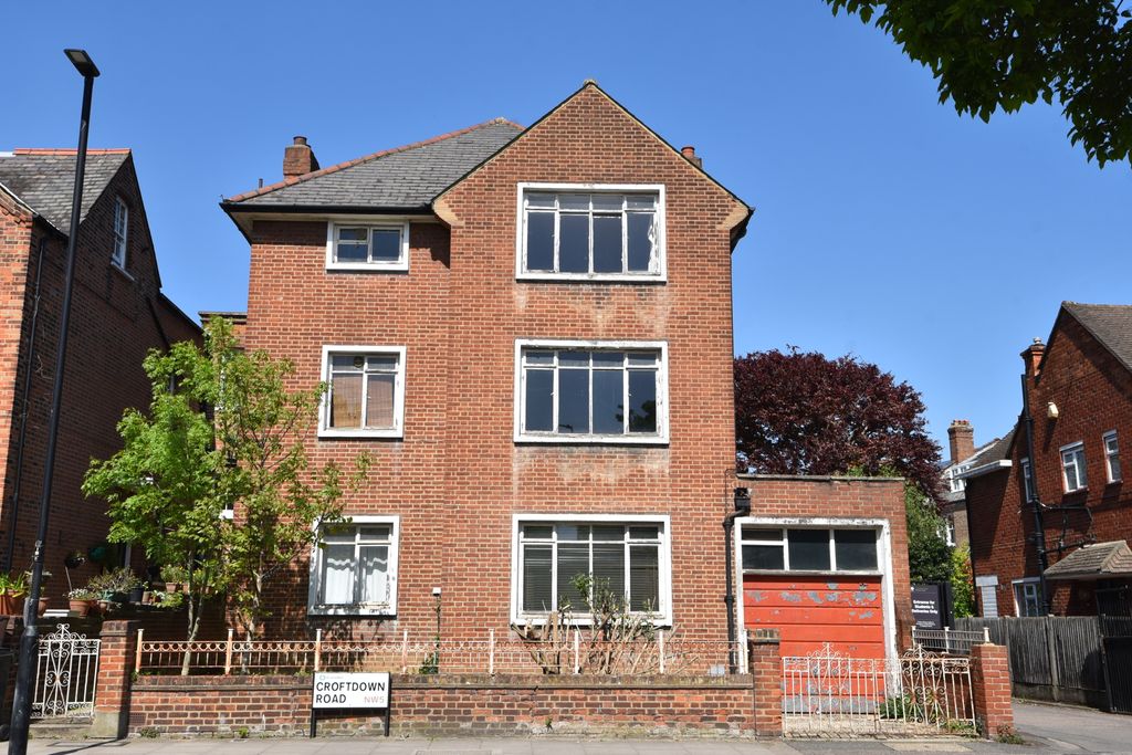 Property photo 1 of 17
