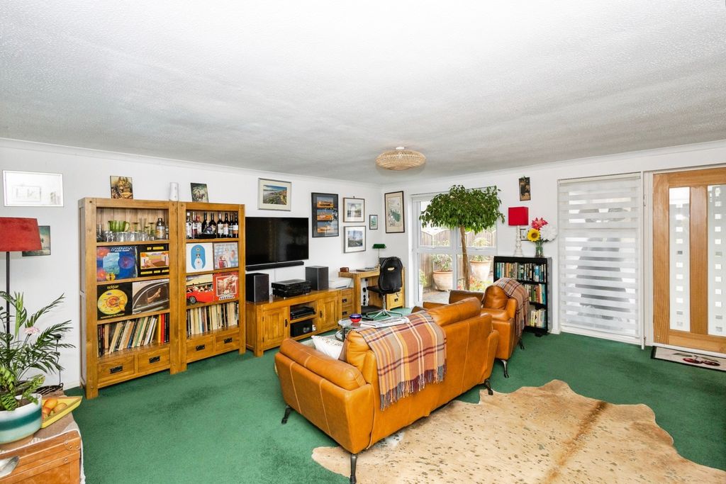 Property photo 2 of 13 Pbox-Img.Jpg