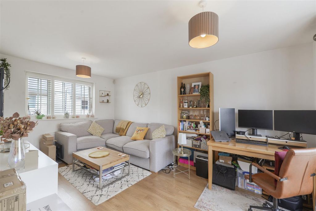 Property photo 2 of 10 2