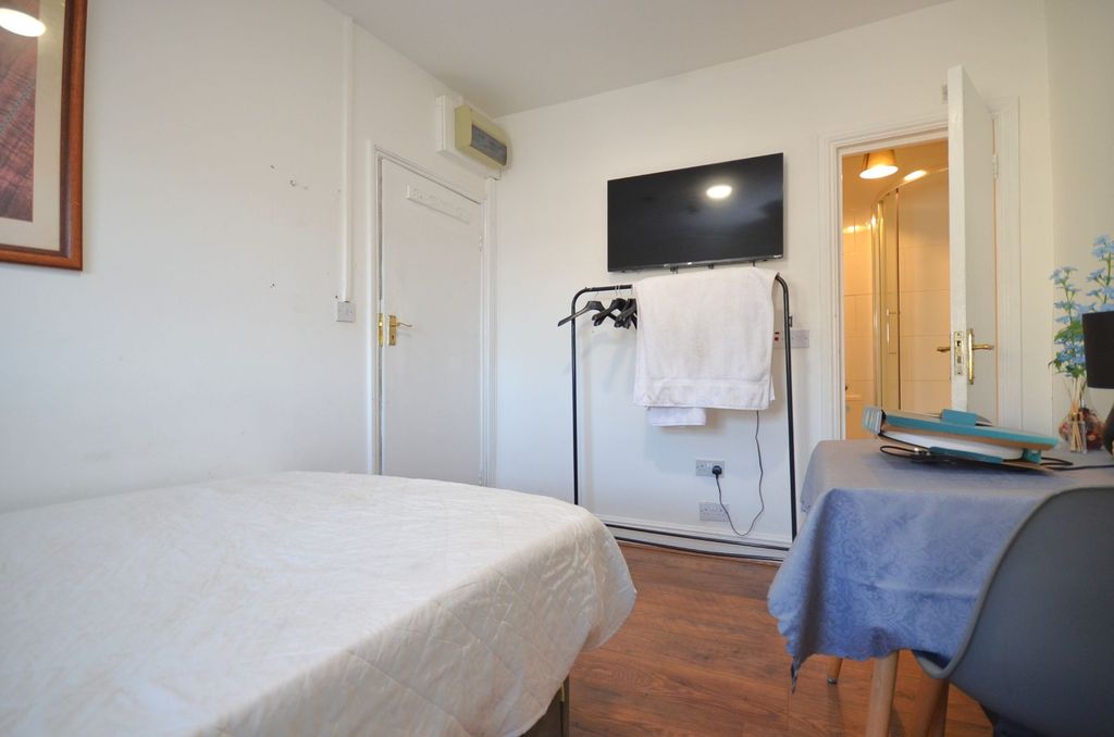 Property photo 2 of 3