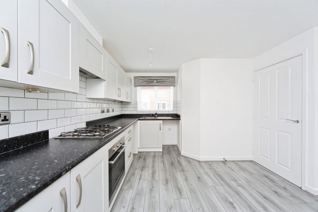 Property photo 3 of 18 Pbox-Img.Jpg