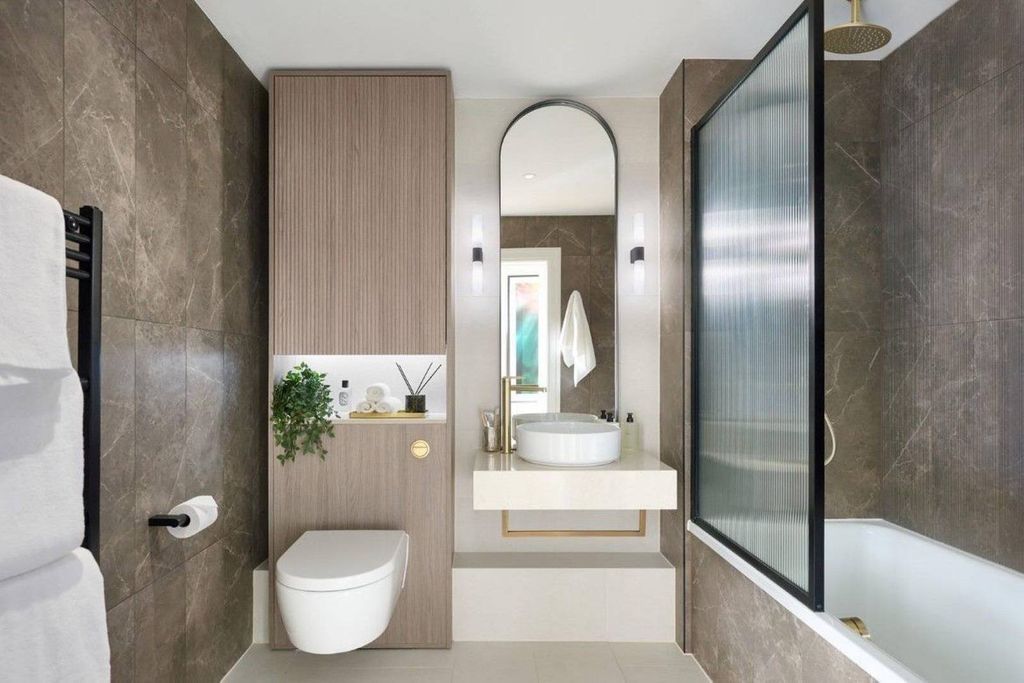 Property photo 3 of 13