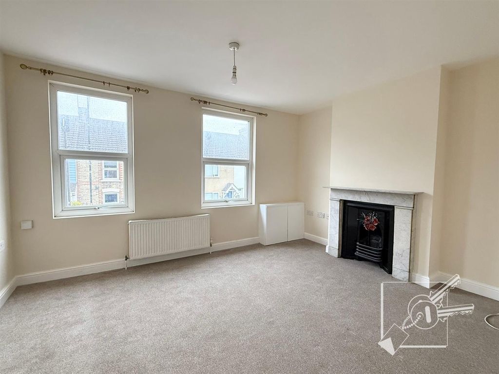 Property photo 2 of 7 Living Room