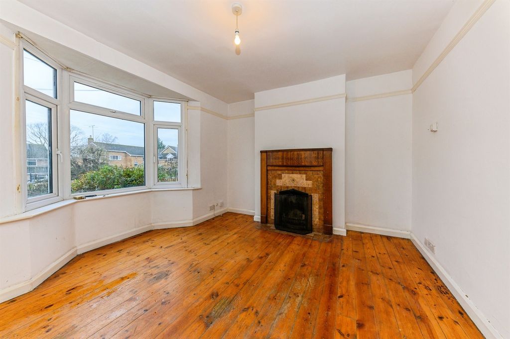 Property photo 2 of 13