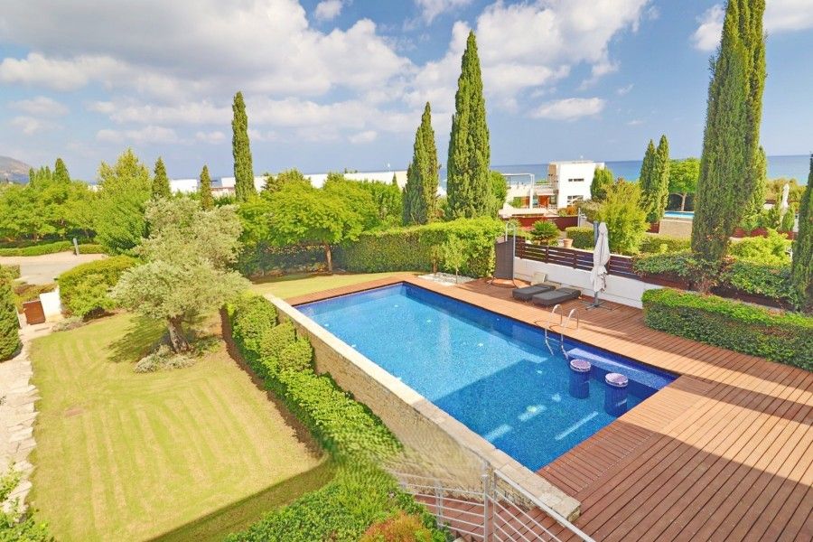 Property photo 2 of 40