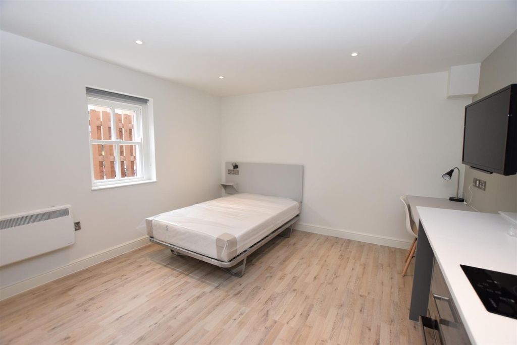 Property photo 1 of 9 2830530