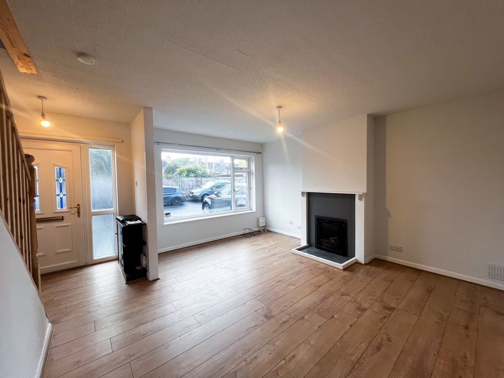 Property photo 2 of 10 Living Room