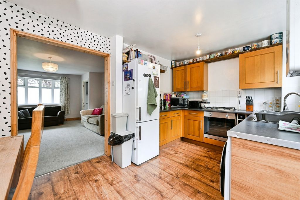 Property photo 3 of 19
