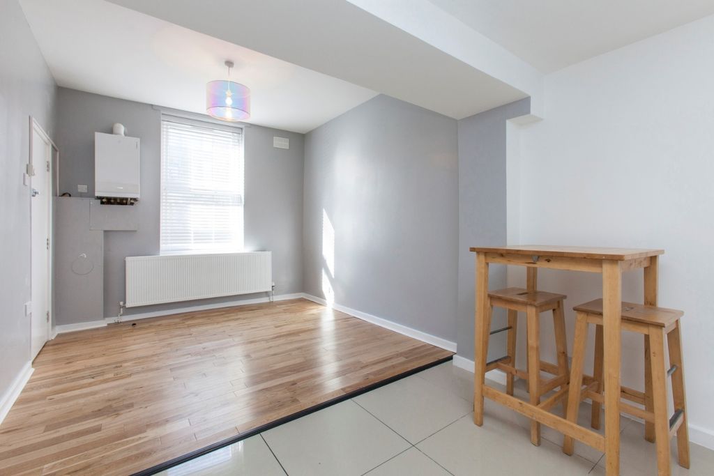 Property photo 3 of 8 Upad_164A Annanda...