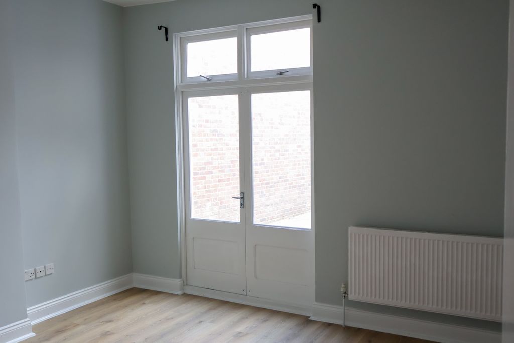 Property photo 3 of 37