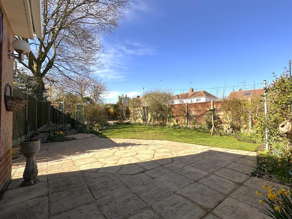 Property photo 3 of 20 Lovely Private Garden 123