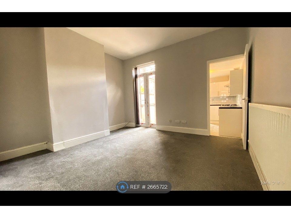 Property photo 3 of 9 Dining Area