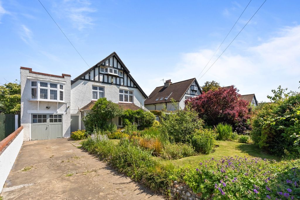 Property photo 2 of 27 4214154