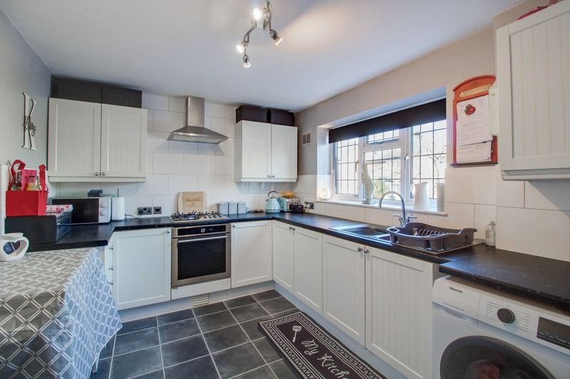 Property photo 3 of 20 4958584