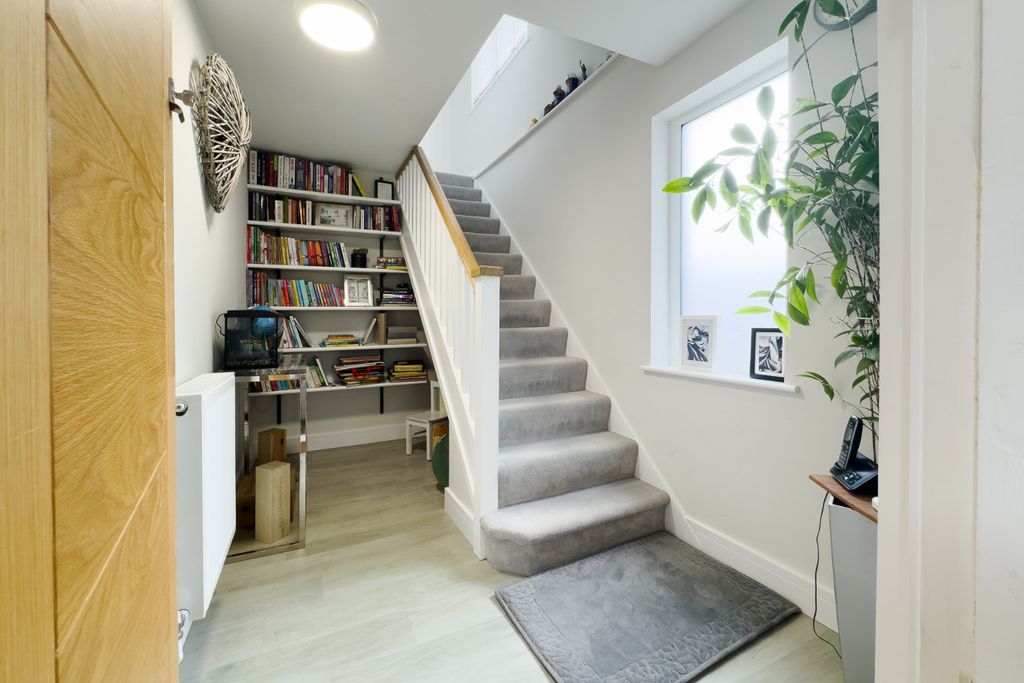 Property photo 2 of 22 5112022