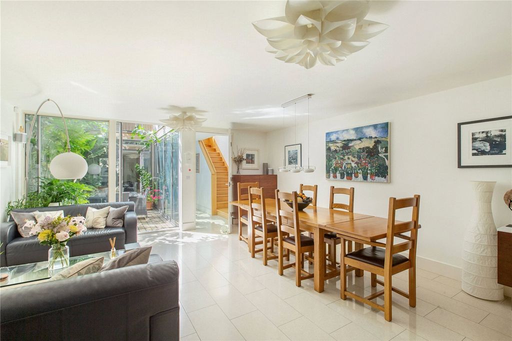 Property photo 3 of 17 Dining Area