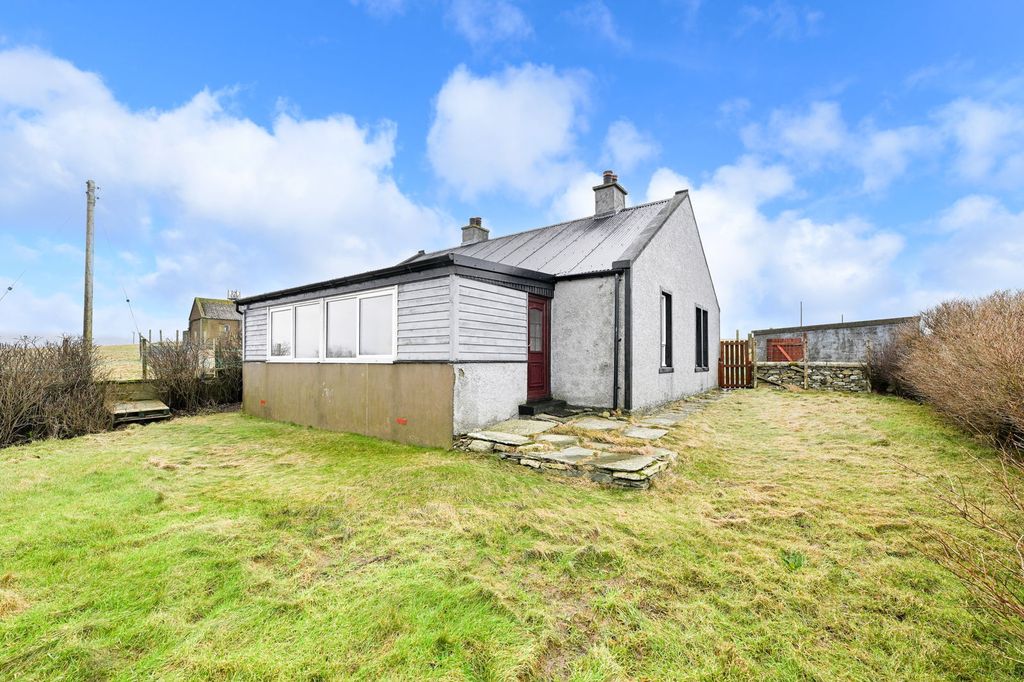 Property photo 2 of 35