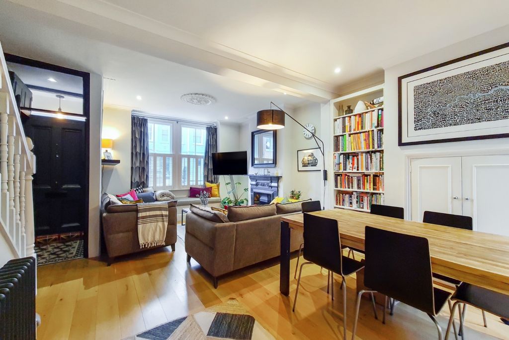 Property photo 2 of 18 1226504