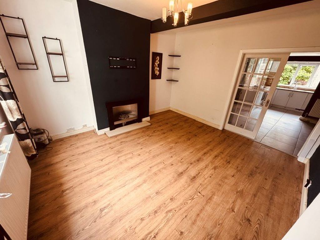 Property photo 2 of 17 Lounge