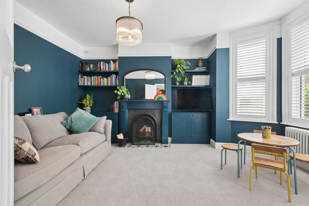 Property photo 2 of 20