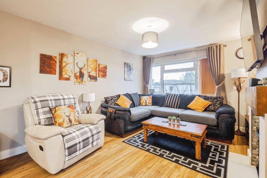 Property photo 3 of 20 Pbox-Img.Jpg