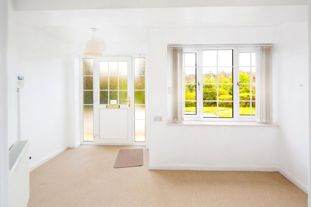 Property photo 2 of 27 Entrance Hall