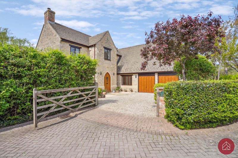 Property photo 1 of 31 Front Aspect