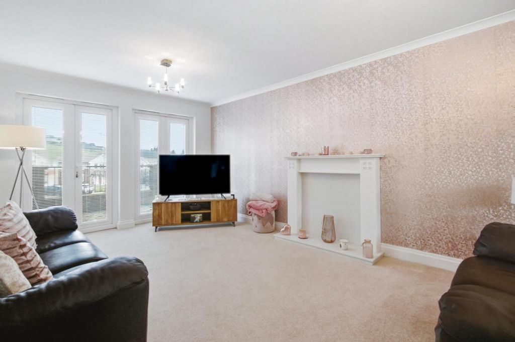 Property photo 2 of 40