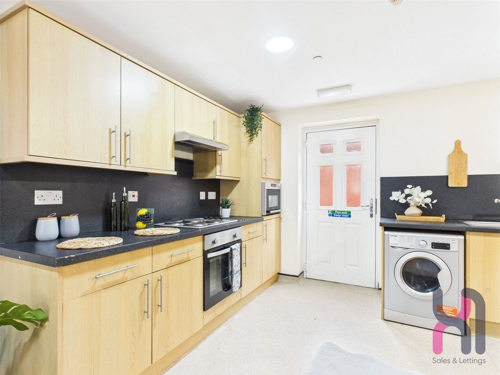 Property photo 3 of 12 Picture No. 07