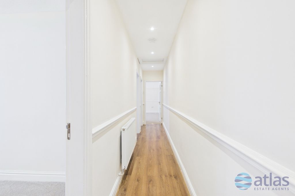 Property photo 3 of 17 Apartment 3 - Hallway