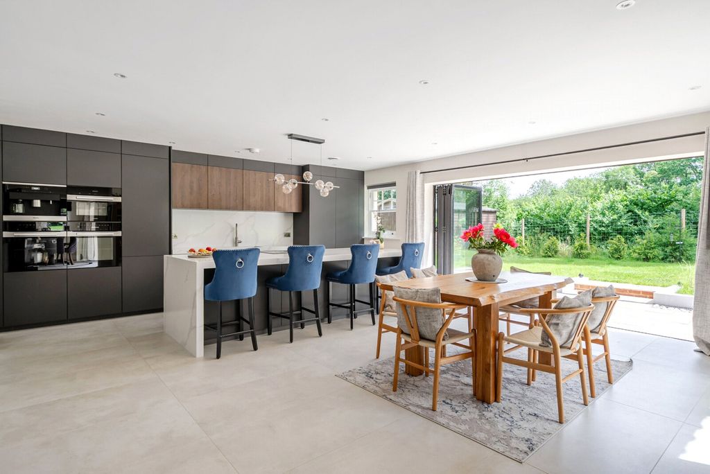 Property photo 3 of 31 Kitchen/Dining Room