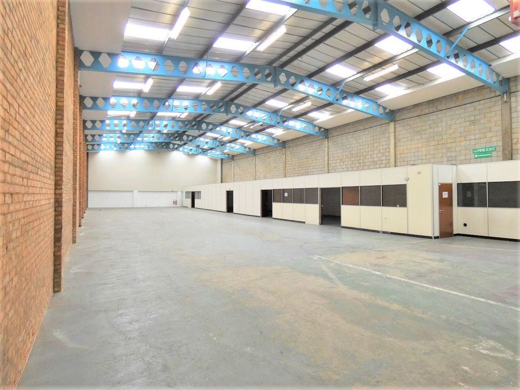 Property photo 3 of 5 Great West Trading Estate  Unit 8 4.Jpg