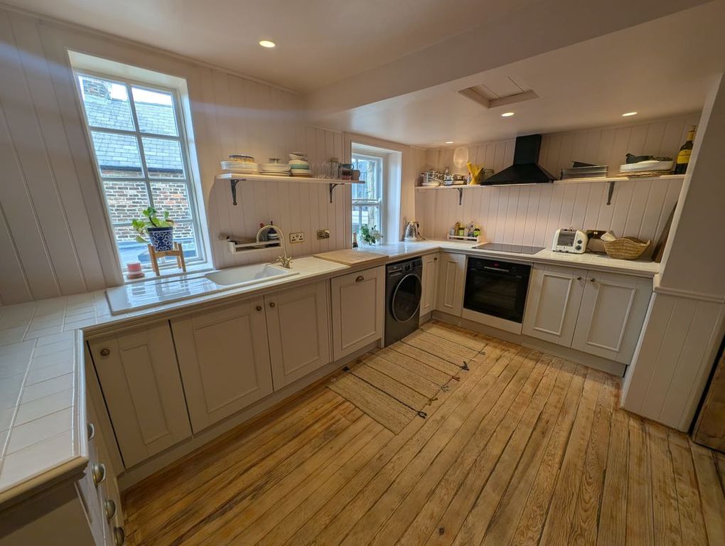 Property photo 2 of 12 Photo 8