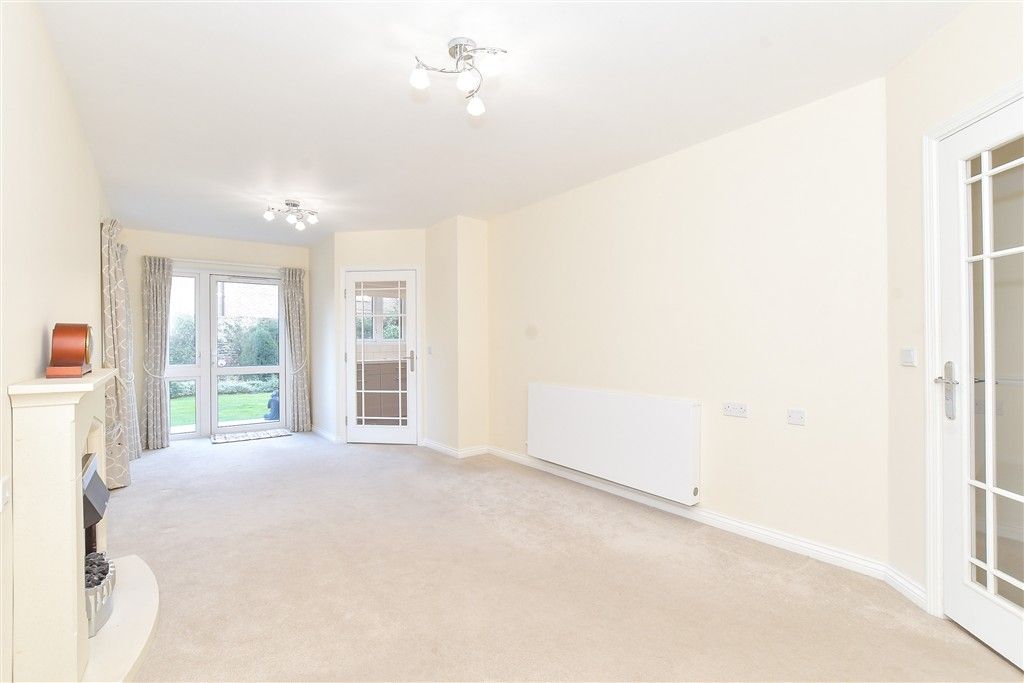 Property photo 3 of 10 Lounge/Diner