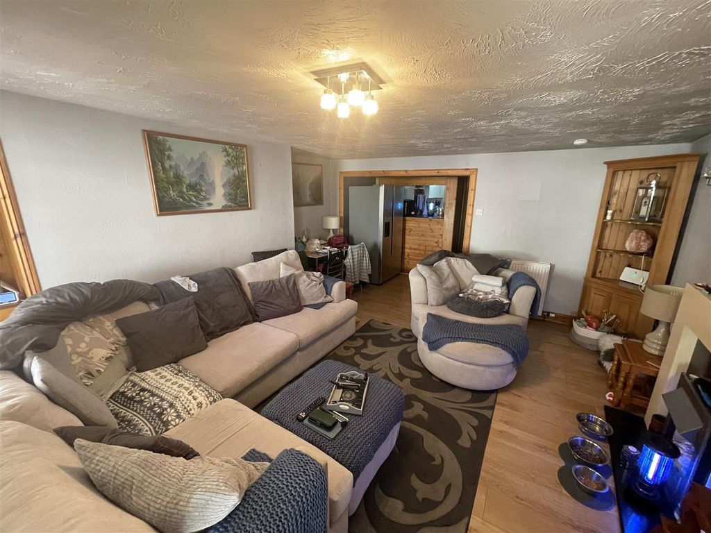 Property photo 2 of 18 Img_1010.Jpg