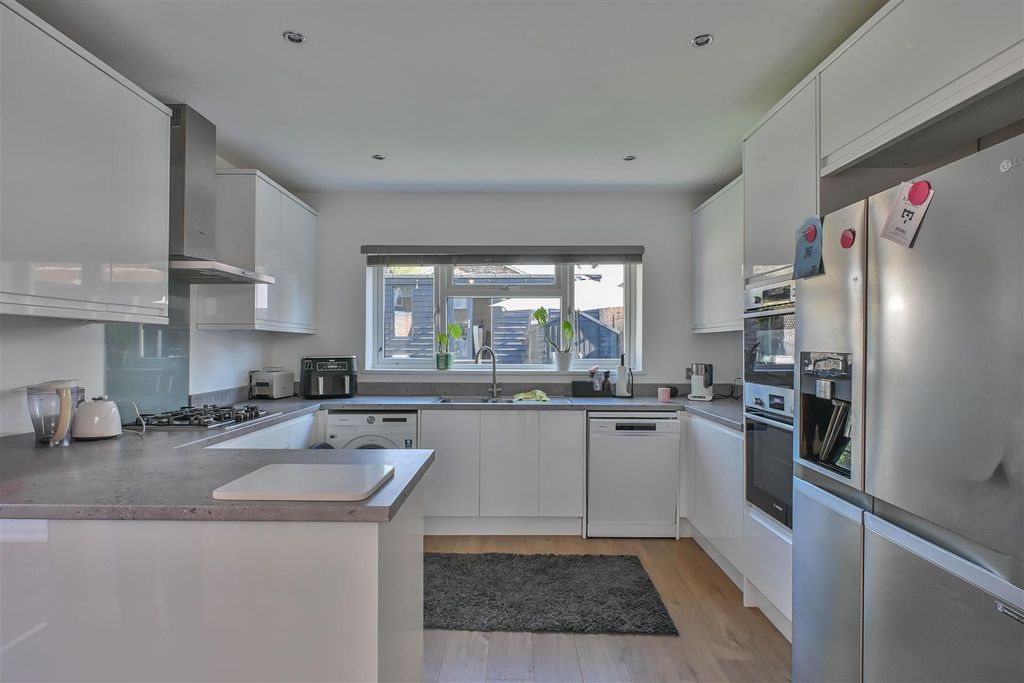 Property photo 3 of 11 Dsc_2793.Png