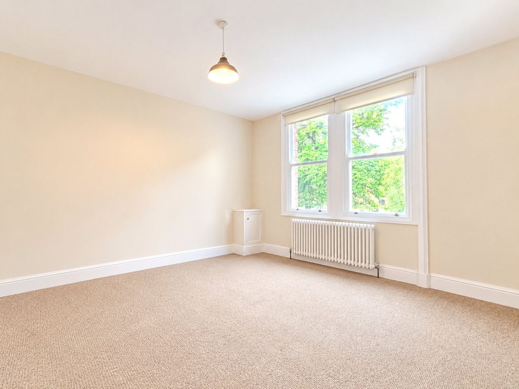 Property photo 2 of 7 Picture No. 11