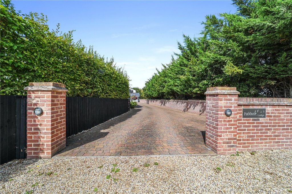 Property photo 1 of 51 Driveway Entrance