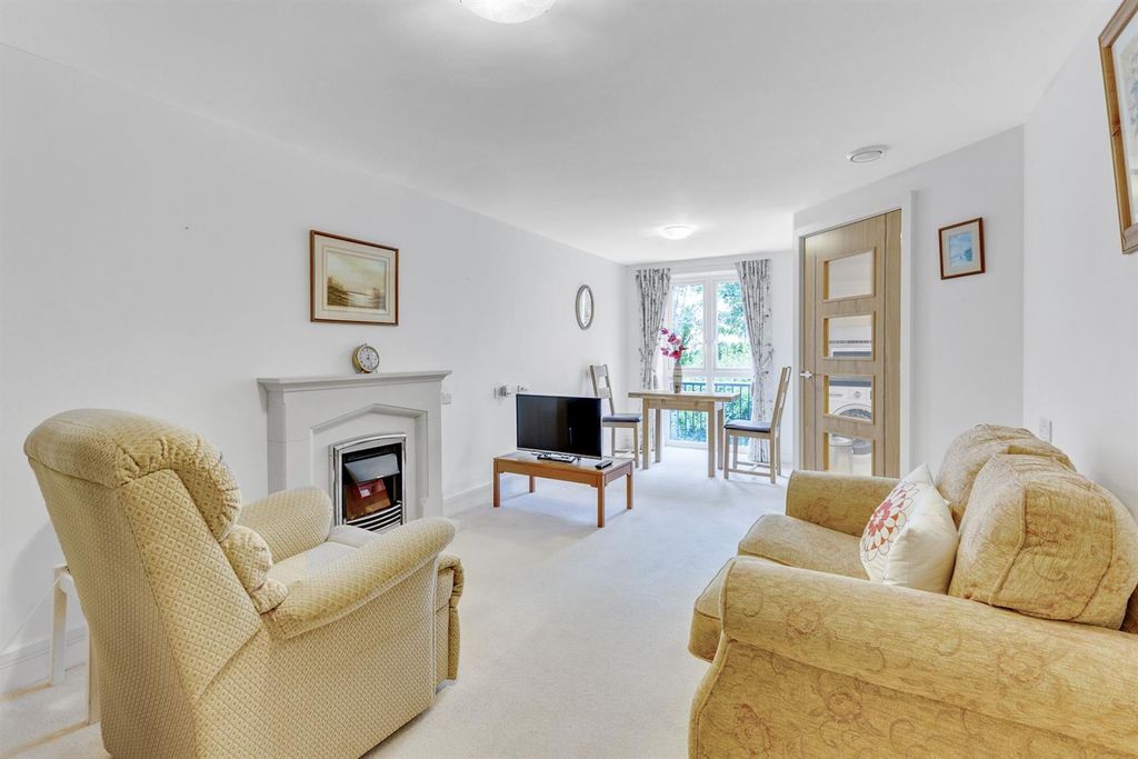 Property photo 1 of 17 07-Be10CH_22Crayshawcourt_Rg48Eq_Mcs83865_-31-Medi